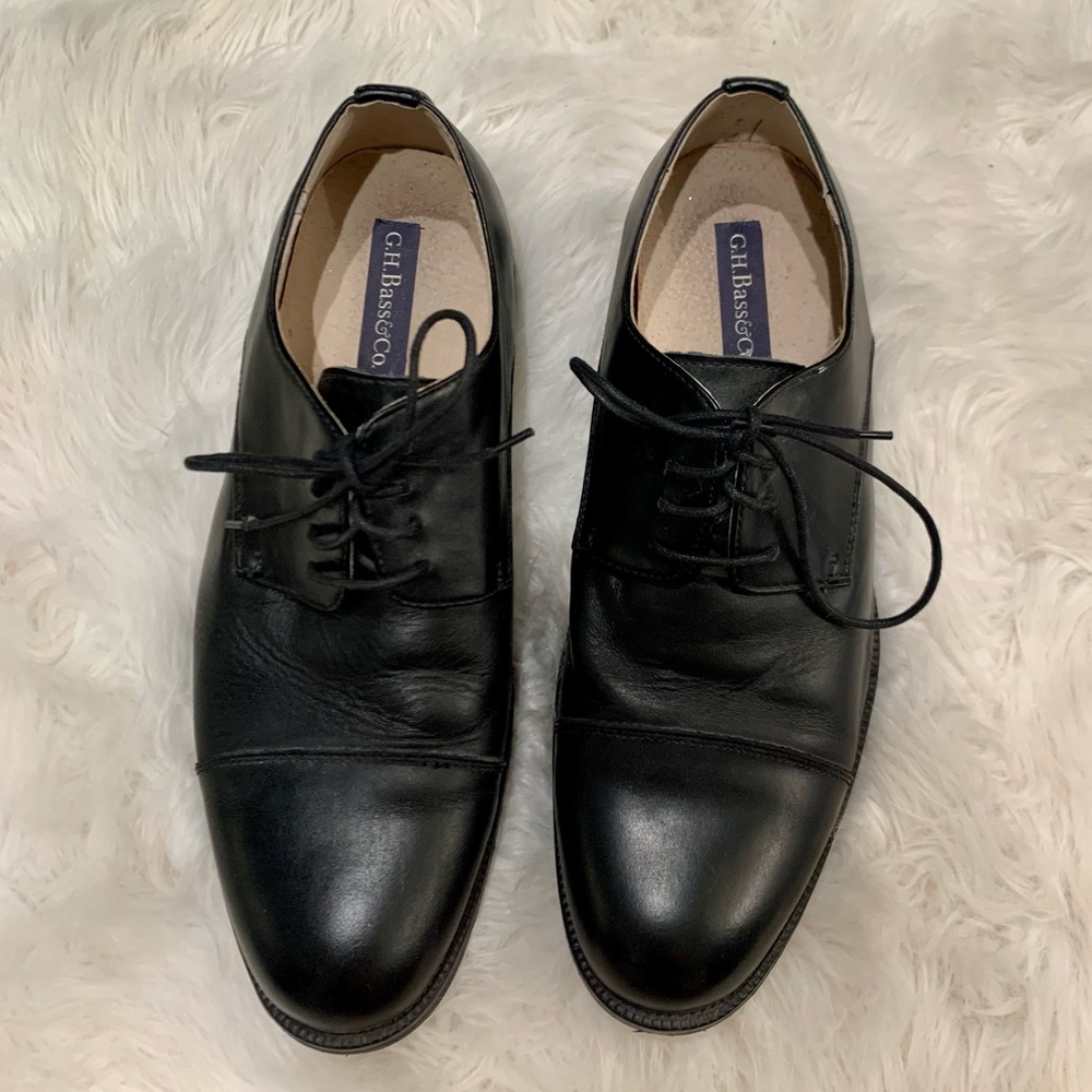 G.H. Bass & Co | Bass Cleaver Oxford | Men's Black Leather Dress Shoe